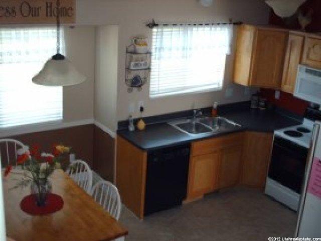1392 N 870 W, Clinton, UT 84015 — photo 4