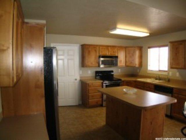 765 Saint Andrews Dr, Syracuse, UT 84075 — photo 2
