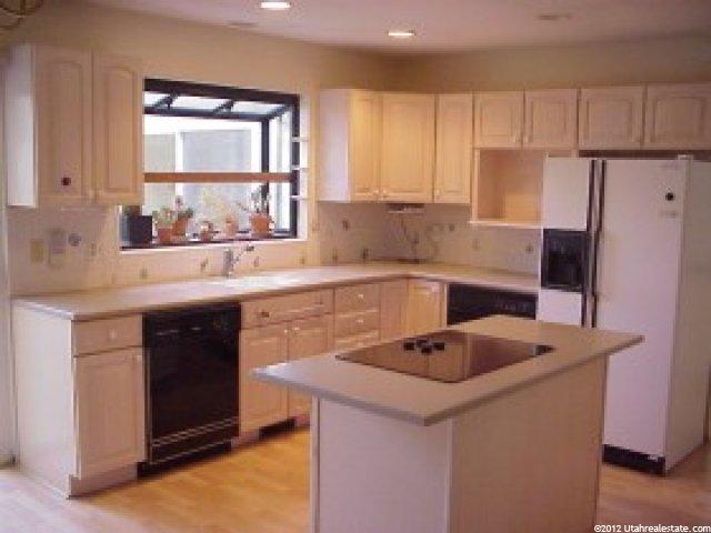 5762 S Park Pl E, Holladay, UT 84121 — photo 2