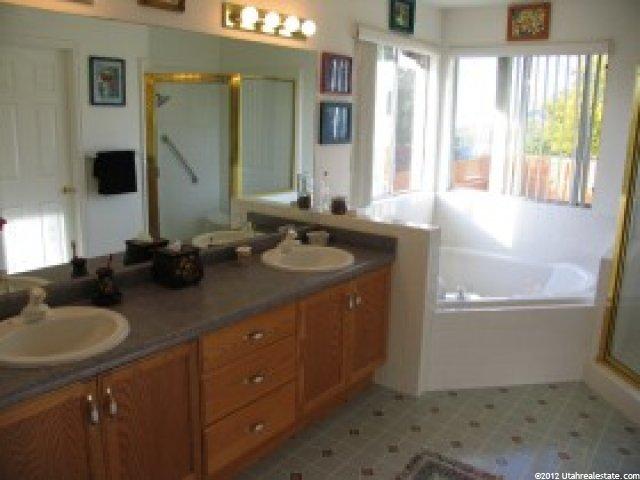 2035 E Candle Tree Cv S, Sandy, UT 84092 — photo 7