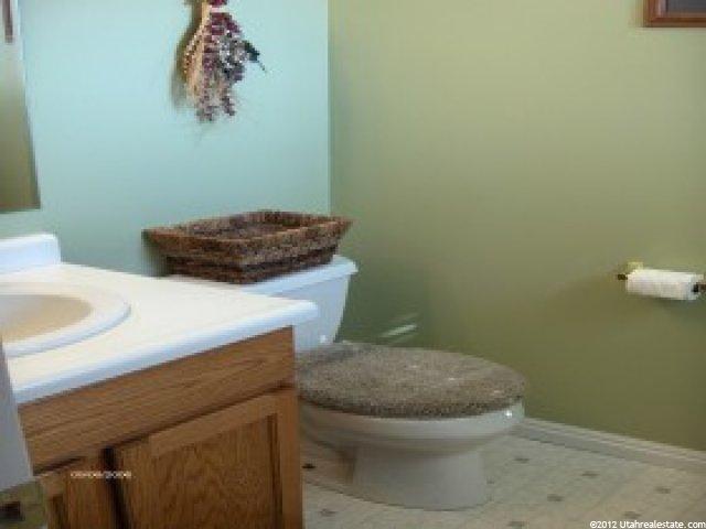 1563 W Silvercreek Dr, Layton, UT 84041 — photo 11