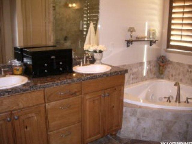 1806 Peyton Ct, Holladay, UT 84117 — photo 7