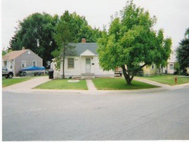 160 N Lakeview Dr, Clearfield, UT 84015 — photo 2