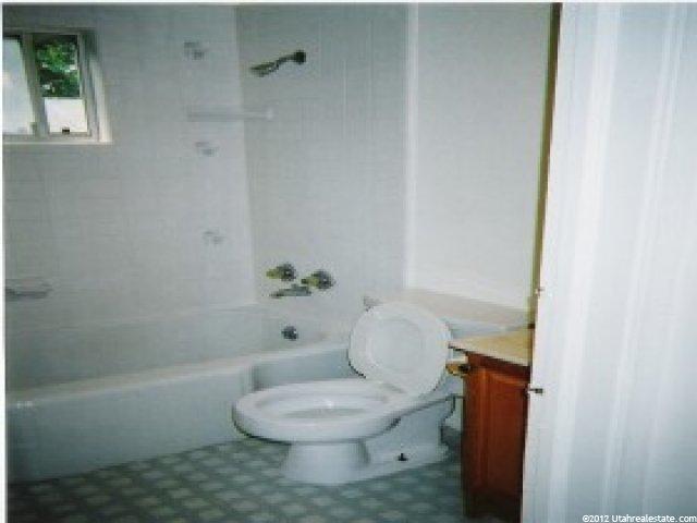 160 N Lakeview Dr, Clearfield, UT 84015 — photo 7