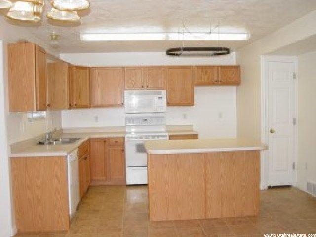 7093 Owls Ln, Midvale, UT 84047 — photo 4