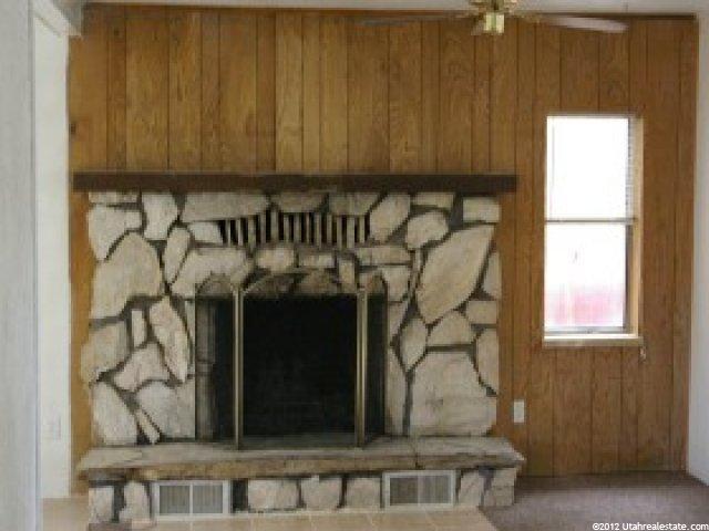 36 W Center St, Hinckley, UT 84635 — photo 4