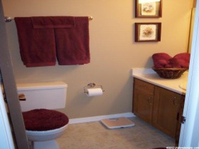 1582 Emerald Dr, Layton, UT 84040 — photo 9