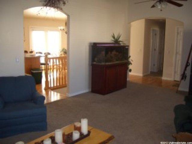 837 W 3950 S, Riverdale, UT 84405 — photo 3