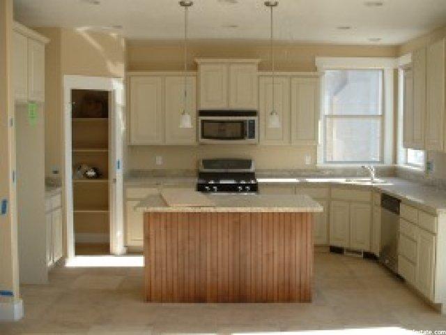 1420 Edgecliff Dr, Sandy, UT 84092 — photo 2