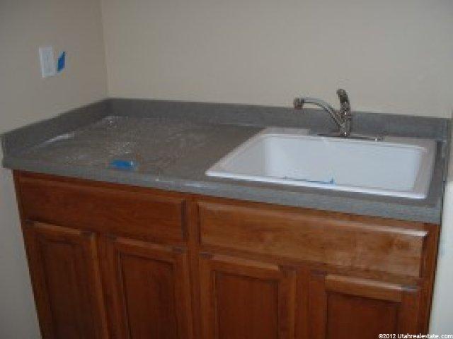 1420 Edgecliff Dr, Sandy, UT 84092 — photo 6