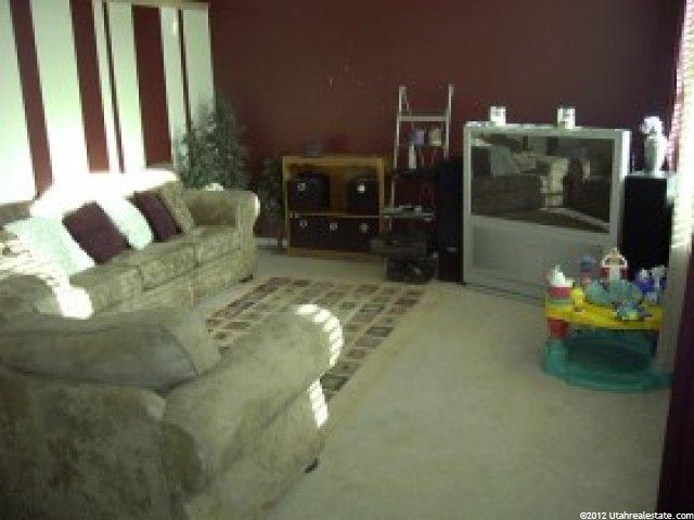 768 W 1240 N, Clinton, UT 84015 — photo 4