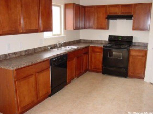 4424 Maple Dr, Eagle Mountain, UT 84005 — photo 3