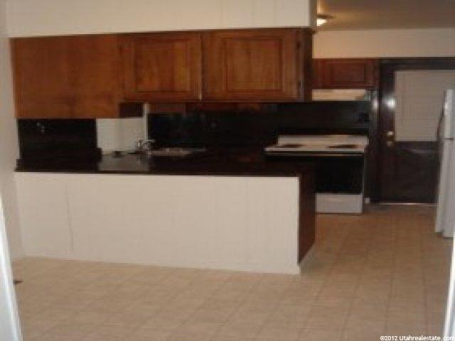 8558 Center St, Sandy, UT 84070 — photo 2