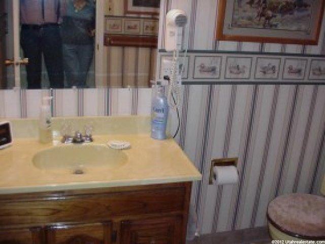 696 N 100 E, Tremonton, UT 84337 — photo 9