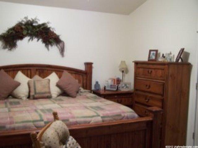 4986 S Vista Dr, Roy, UT 84067 — photo 8
