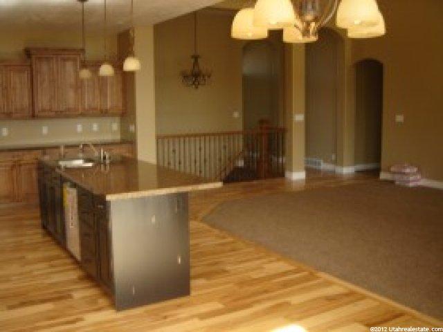 885 W 2400 S, Syracuse, UT 84075 — photo 9