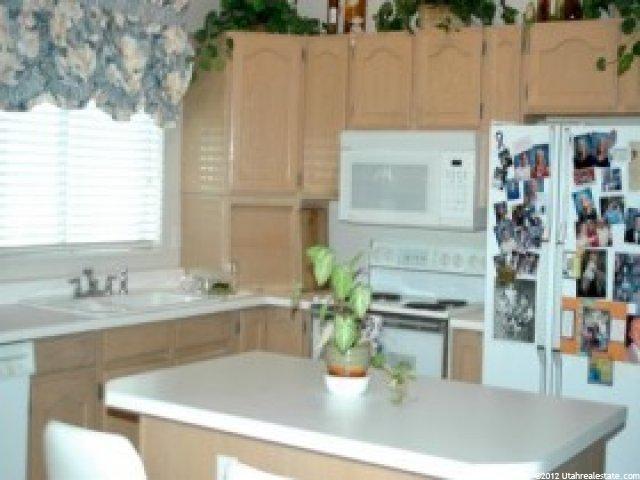 8052 Old Barn Dr, Sandy, UT 84094 — photo 9