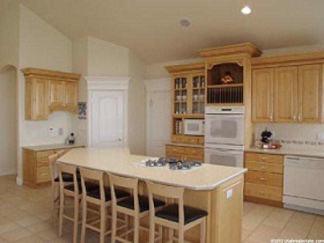 3896 Monarch Dr, Bountiful, UT 84010 — photo 2