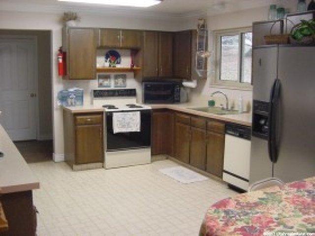 421 N 645 E, Lindon, UT 84042 — photo 2