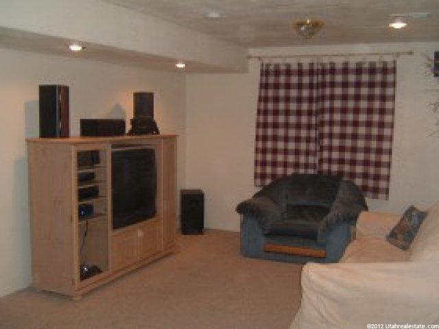 807 W 1580 N, Clinton, UT 84015 — photo 12