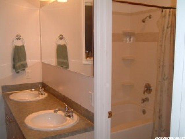 807 W 1580 N, Clinton, UT 84015 — photo 5