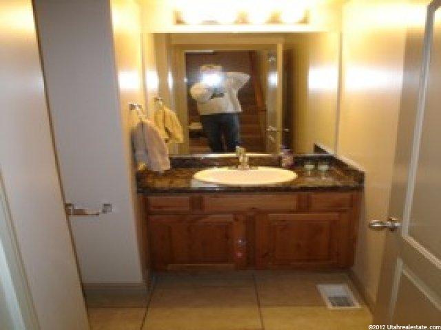261 E Twin Bridges Ln, Midvale, UT 84047 — photo 11