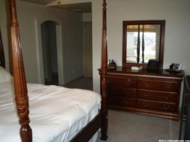 261 E Twin Bridges Ln, Midvale, UT 84047 — photo 5