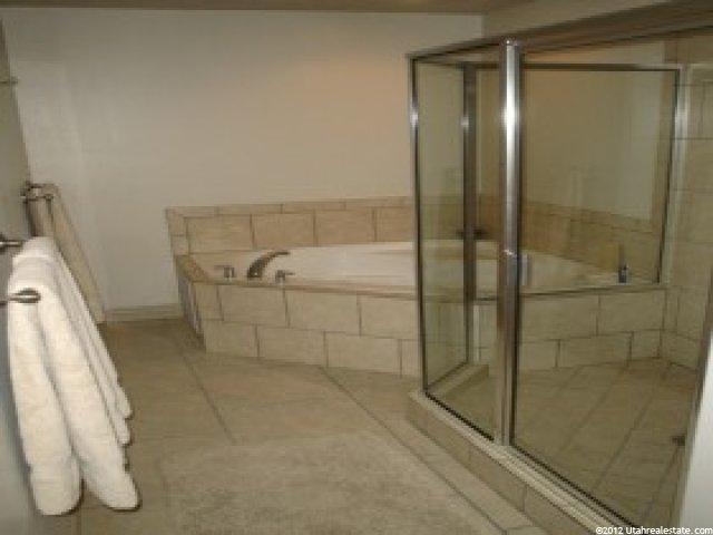 261 E Twin Bridges Ln, Midvale, UT 84047 — photo 6