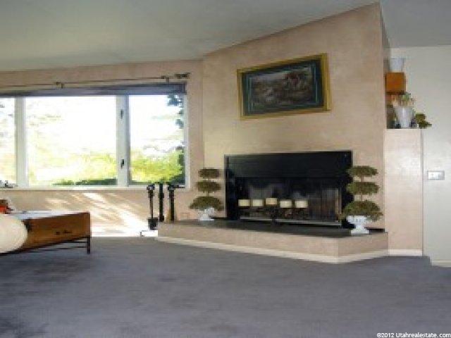 828 Meadow View Dr, Ogden, UT 84404 — photo 2