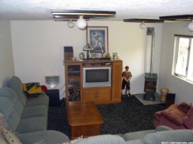 828 Meadow View Dr, Ogden, UT 84404 — photo 4