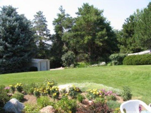 481 E Chelsea Dr, Bountiful, UT 84010 — photo 2
