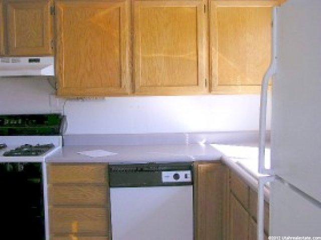 236 N Lakeview Dr, Clearfield, UT 84015 — photo 3