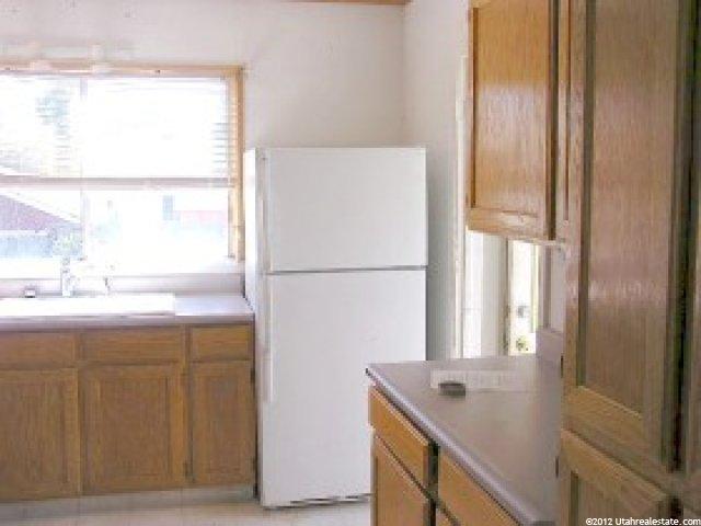 236 N Lakeview Dr, Clearfield, UT 84015 — photo 4