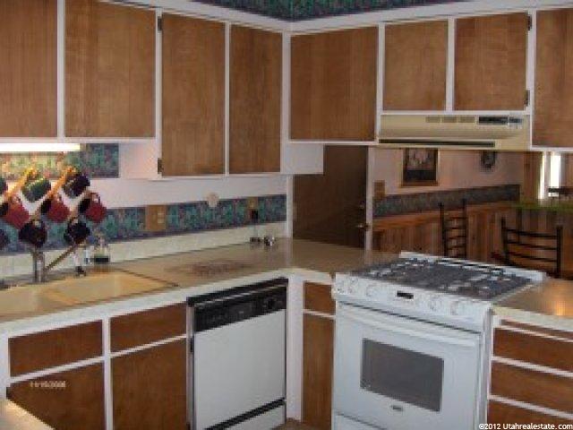 340 E 1000 N, Harrisville, UT 84404 — photo 3