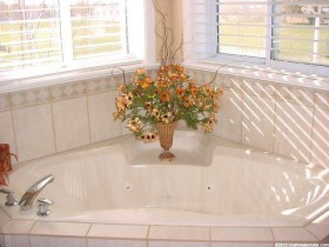184 E Canyon Breeze Dr, Centerville, UT 84014 — photo 6