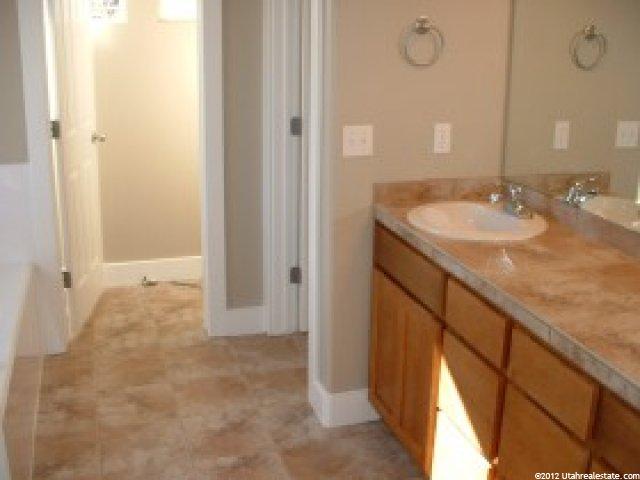 1426 Eagle Cliff Ct, Sandy, UT 84092 — photo 5