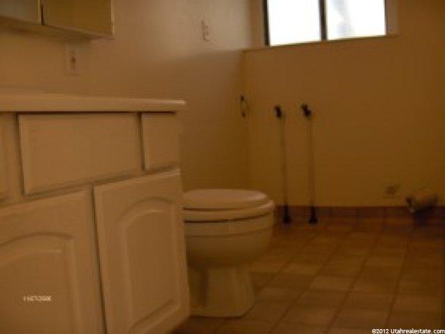 234 E 1900 N, Centerville, UT 84014 — photo 8