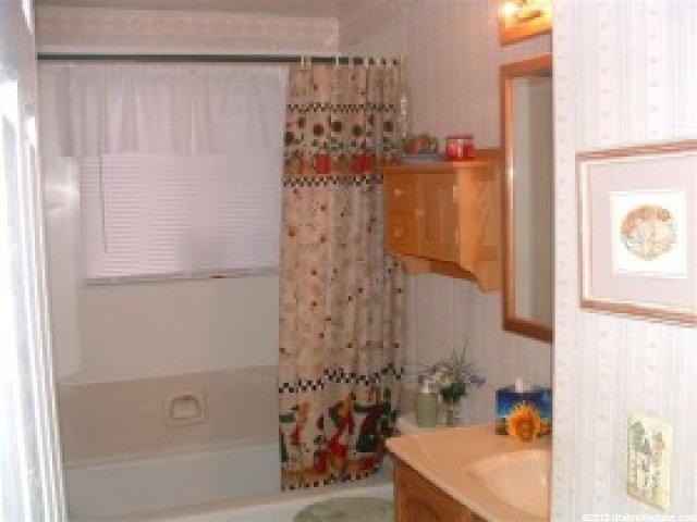 10320 Clearview Dr, Sandy, UT 84070 — photo 2