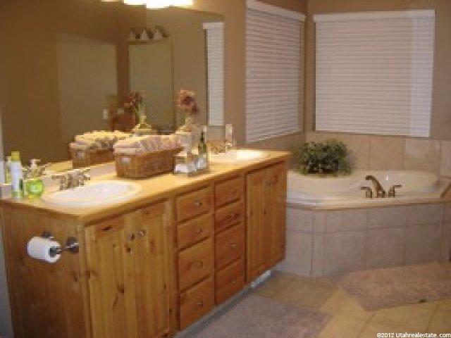 214 S Willow Creek Ln, Mona, UT 84645 — photo 10