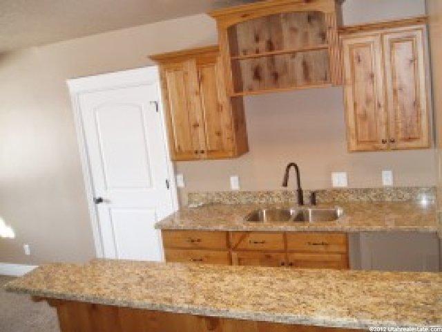 864 S 300 E, Farmington, UT 84025 — photo 8