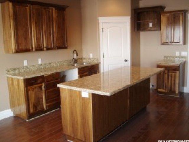 864 S 300 E, Farmington, UT 84025 — photo 9