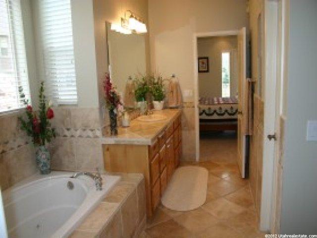 3975 Monarch Dr, Bountiful, UT 84010 — photo 8