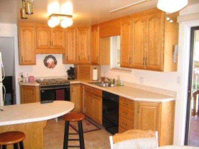 387 E 8260 S, Sandy, UT 84070 — photo 2