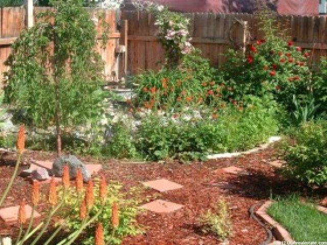 387 W 1375 N, Centerville, UT 84014 — photo 2