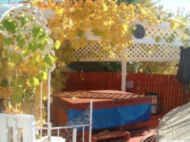 387 W 1375 N, Centerville, UT 84014 — photo 6