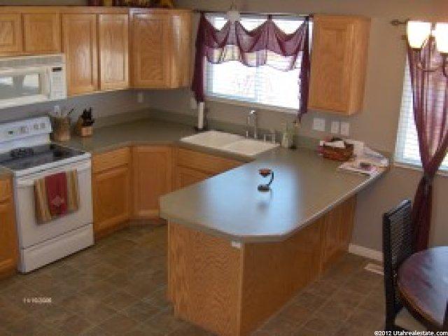 1593 N 2225 W, Clinton, UT 84015 — photo 3