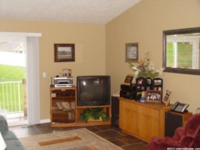 1105 E Avalon Hills Dr, Ogden, UT 84404 — photo 3