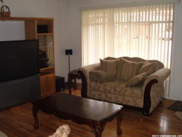 9760 S Amber Ln E, Sandy, UT 84094 — photo 2