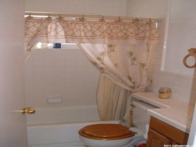 9760 S Amber Ln E, Sandy, UT 84094 — photo 3
