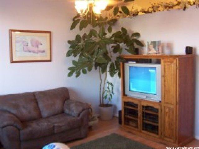 1949 N 2475 W, Clinton, UT 84015 — photo 4